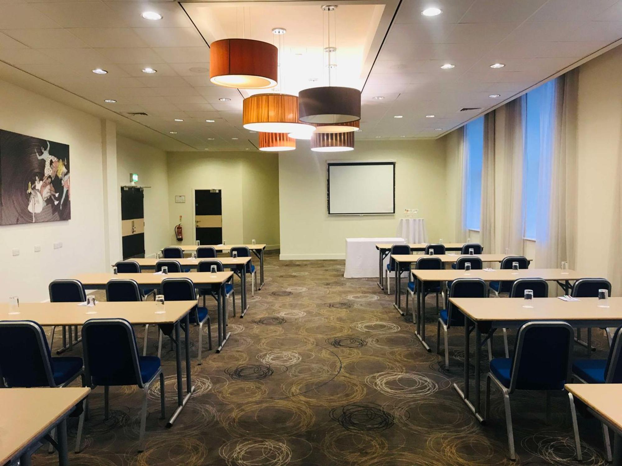 Park Inn By Radisson Palace Southend-on-Sea Esterno foto