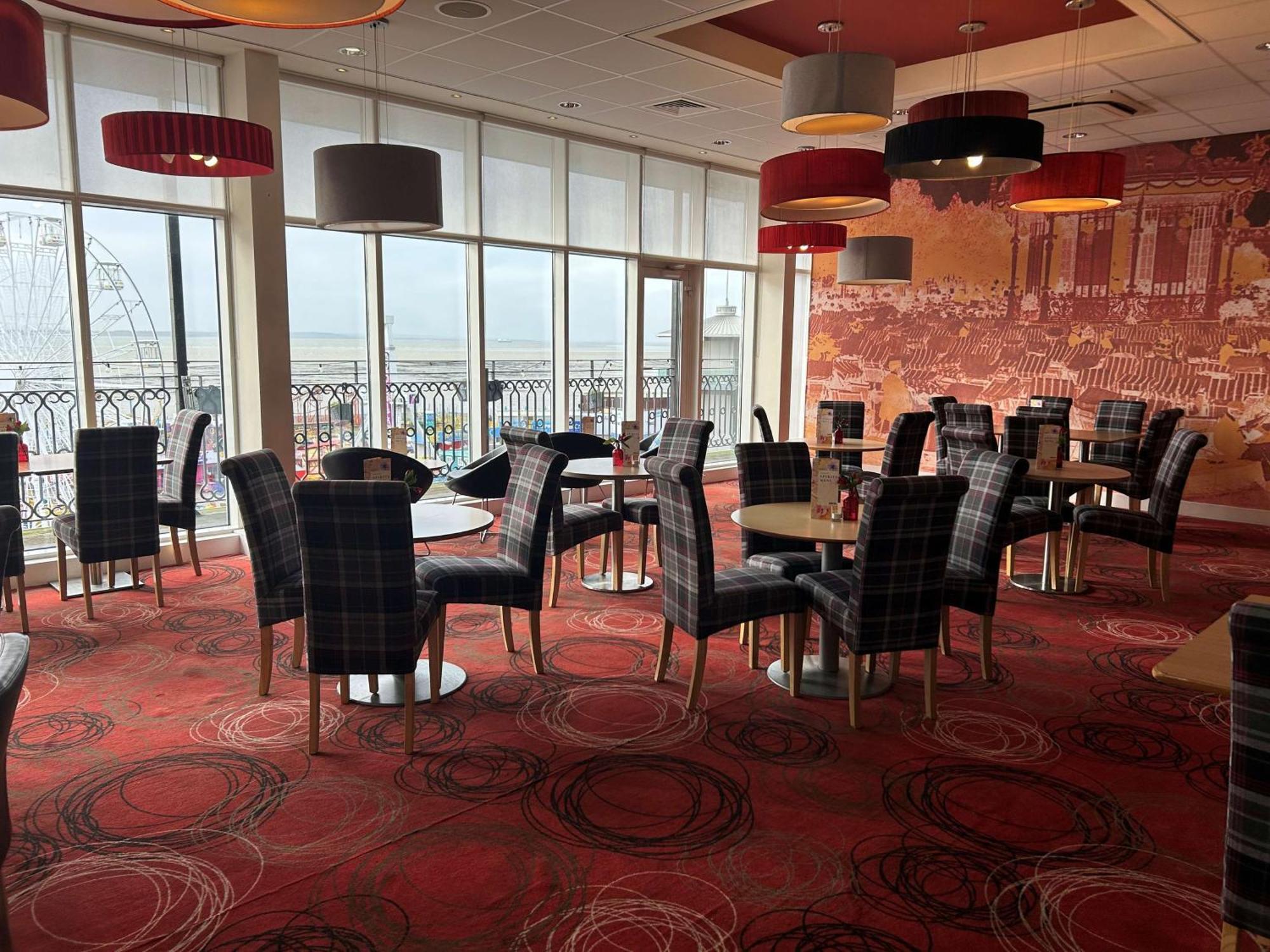 Park Inn By Radisson Palace Southend-on-Sea Esterno foto