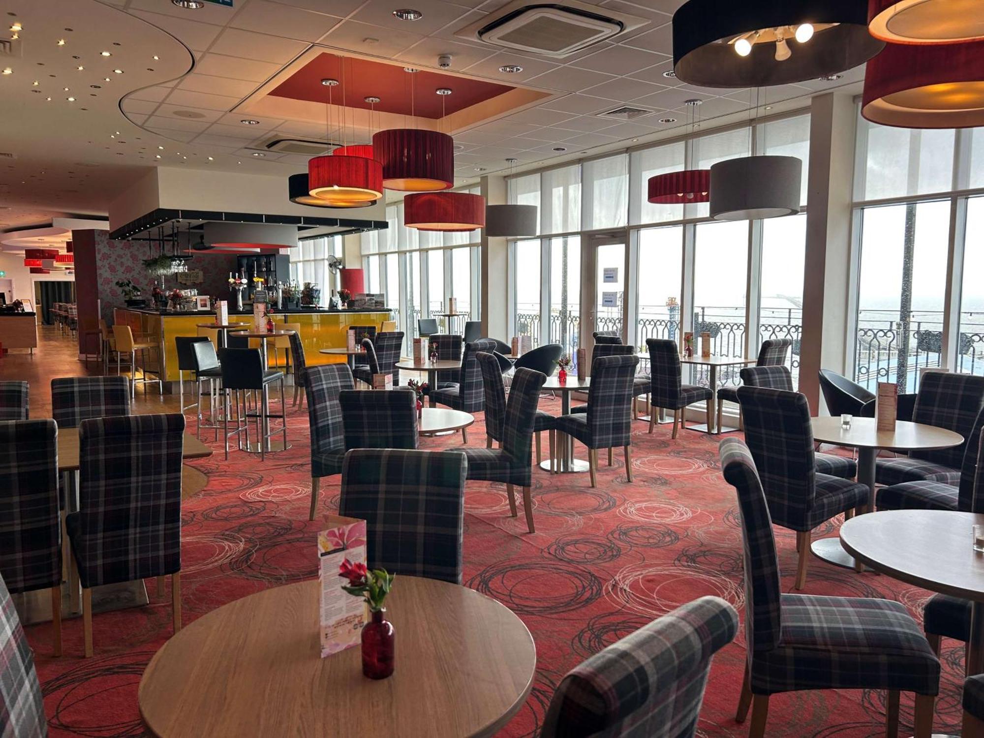Park Inn By Radisson Palace Southend-on-Sea Esterno foto